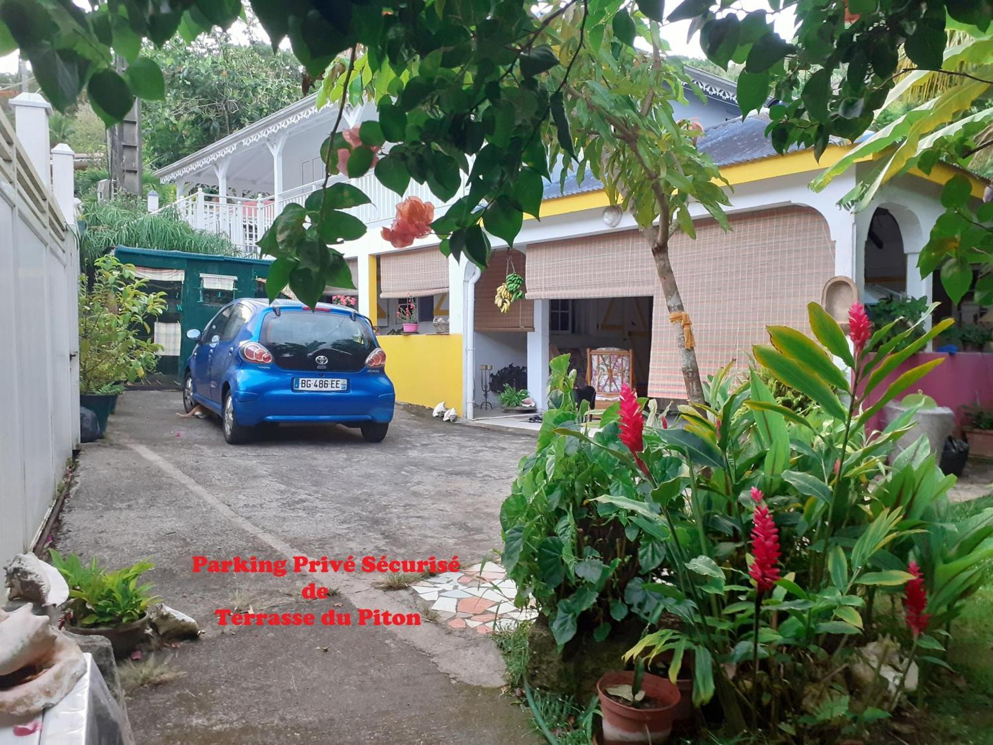 Terrasse Du Piton Bed & Breakfast Deshaies Exterior photo